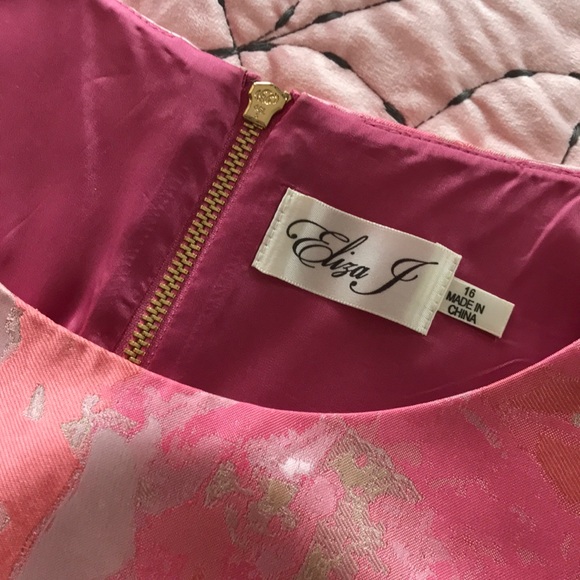 Dress - Picture 3 of 7